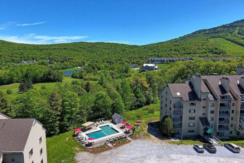 Bird`s-eye view: our stunning condo.