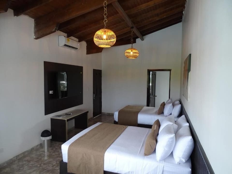 Superior Quadruple Room | Free WiFi, bed sheets