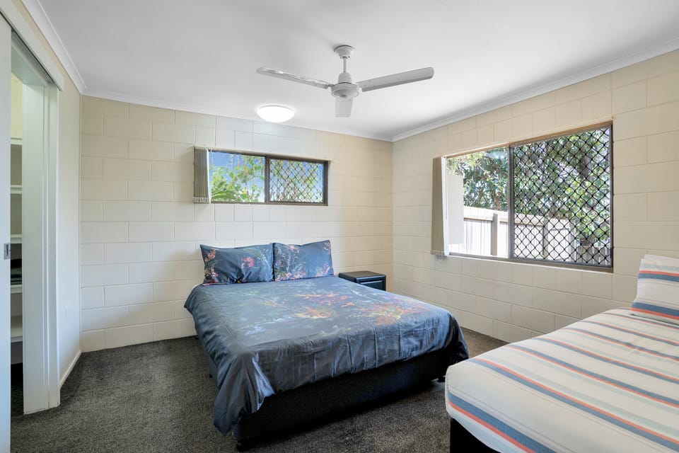 Family Apartment, 2 Bedrooms | 2 bedrooms, blackout drapes, iron/ironing board, WiFi (free)