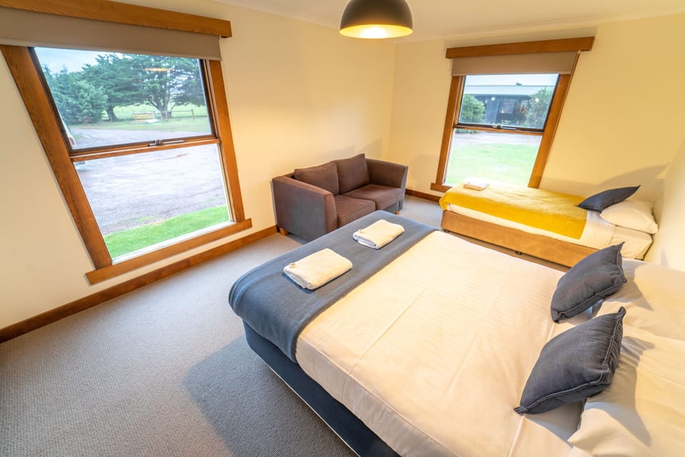 Family House | Iron/ironing board, bed sheets