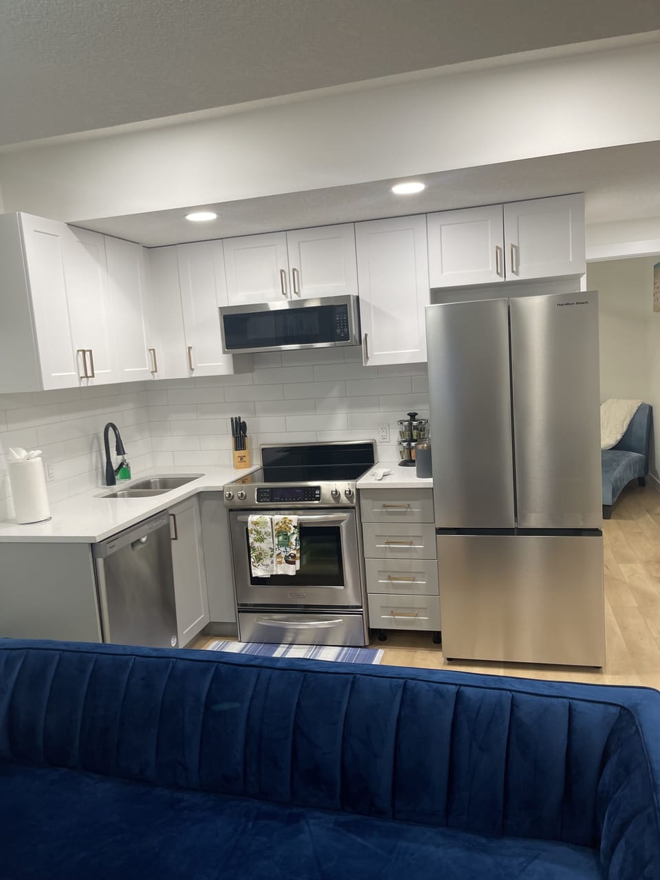 Full kitchen
