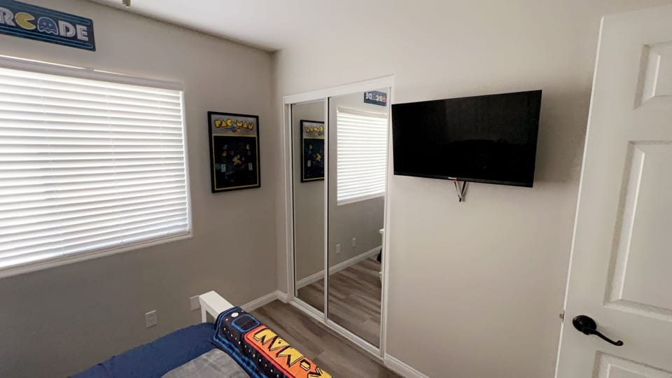 Bedroom 1 - Pac-Man Room - Smart TV & Closet