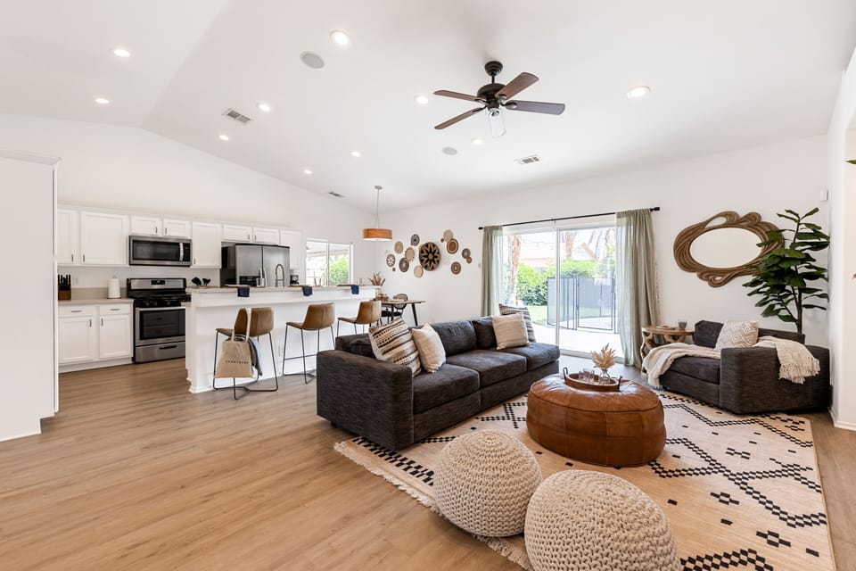 Open layout makes it easy for your group to connect.