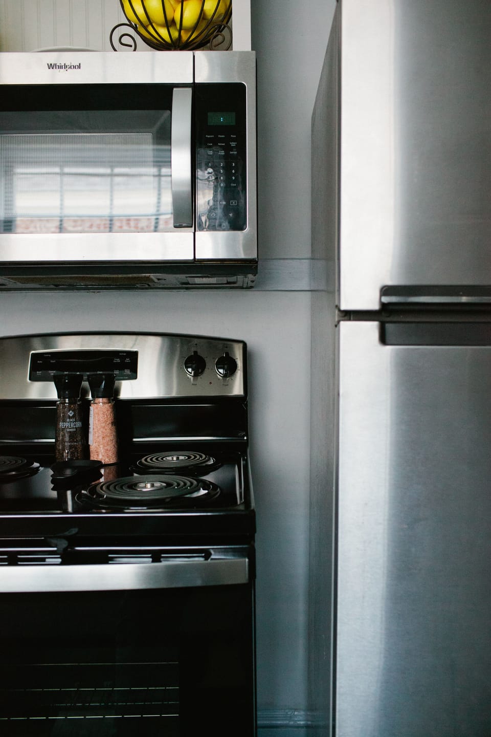 Enjoy cooking in this fully stocked kitchen