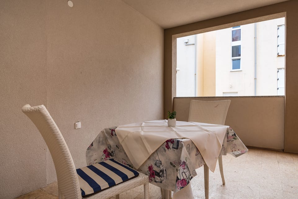 Studio, Patio | Dining