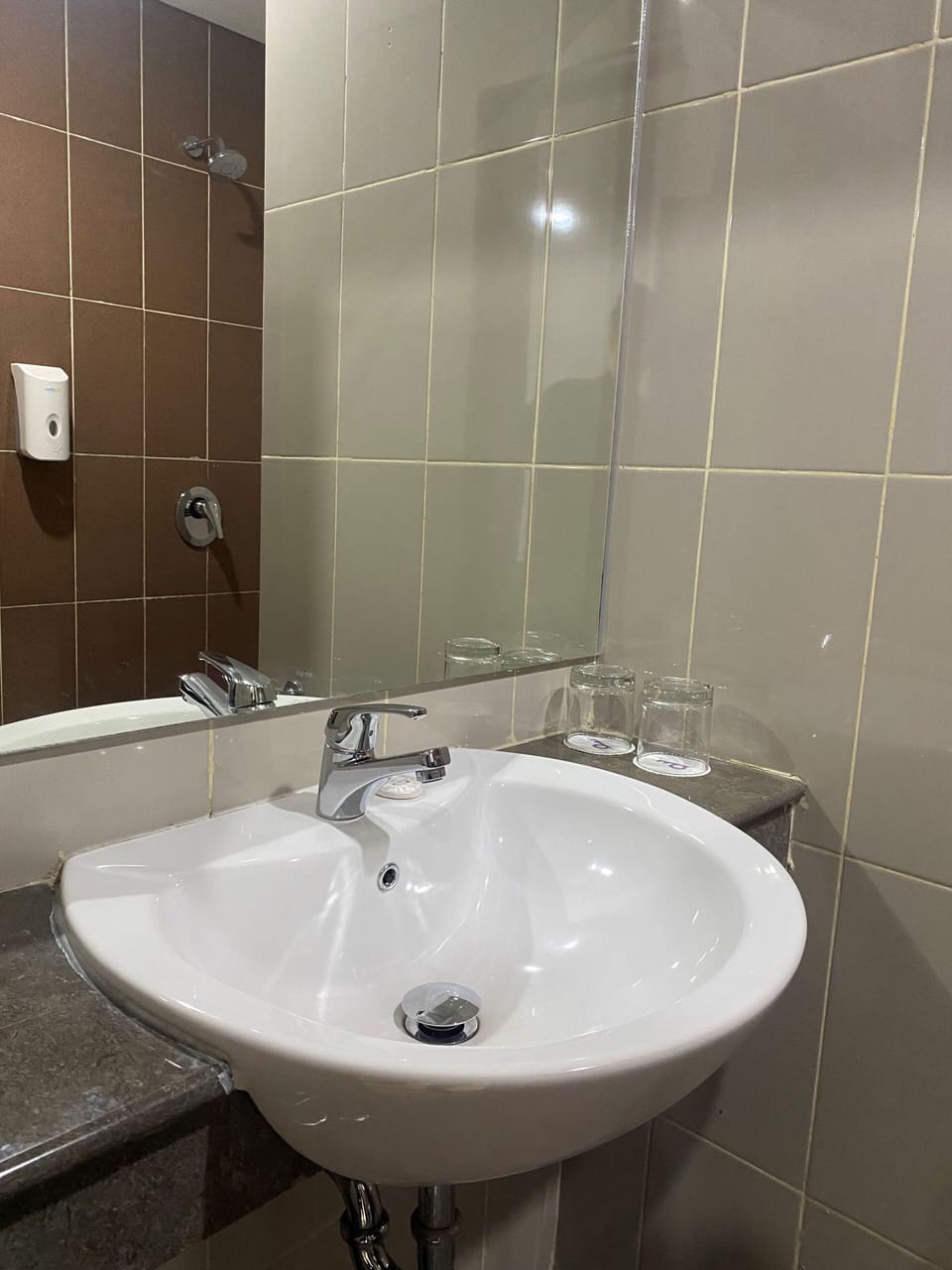 Free toiletries, slippers, bidet