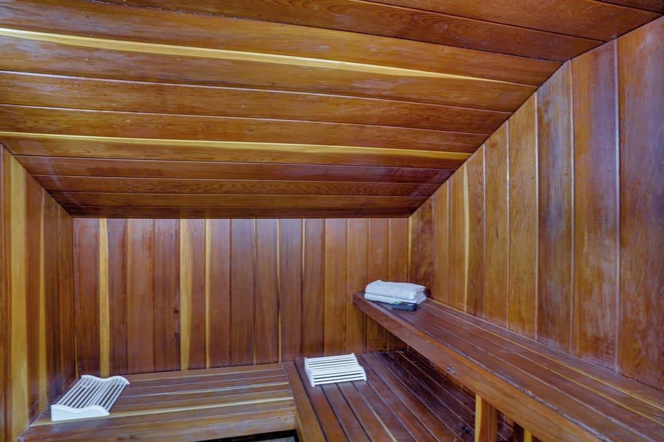 Mountain-view Condo in Brian Head w/ Private Sauna Apartment in Brian Head