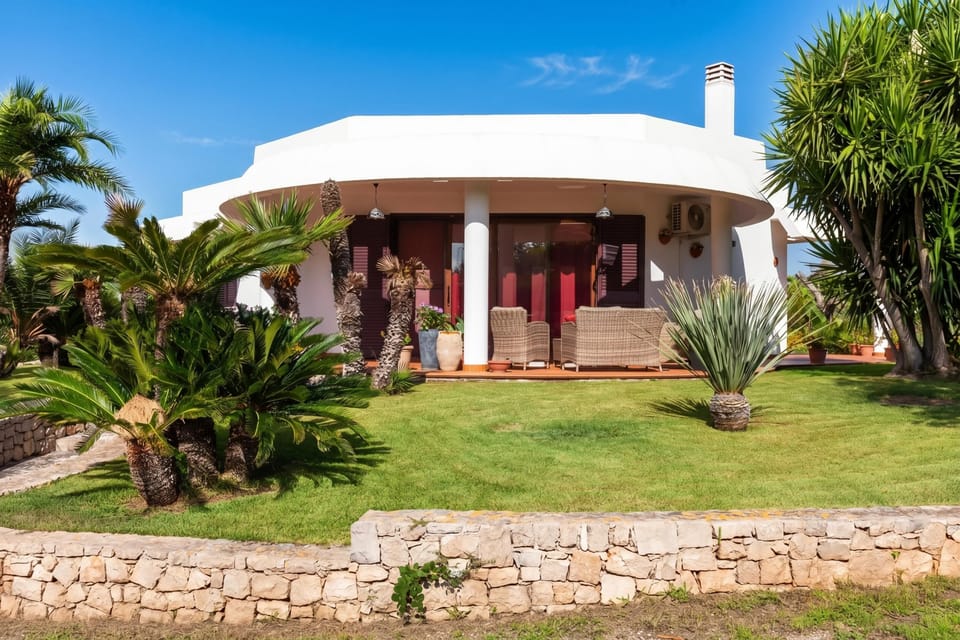 Standard Villa, 5 Bedrooms, 2 Bathrooms (Villa Menhir with pool garden and) | Exterior