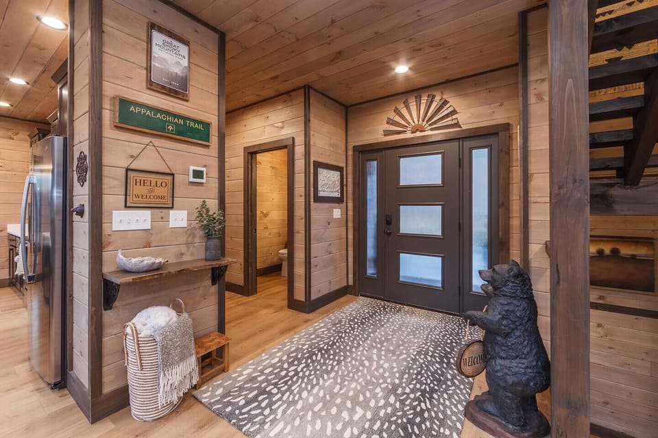 Classic cabin feel in the spacious entryway