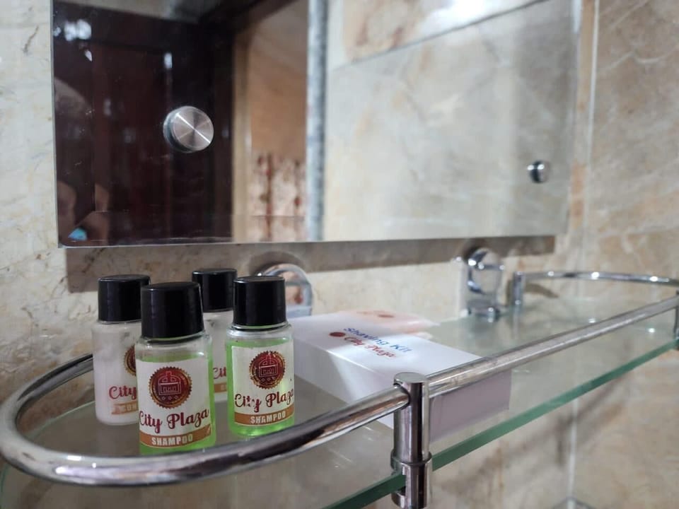 Classic Room | Bathroom | Free toiletries, slippers, towels, soap