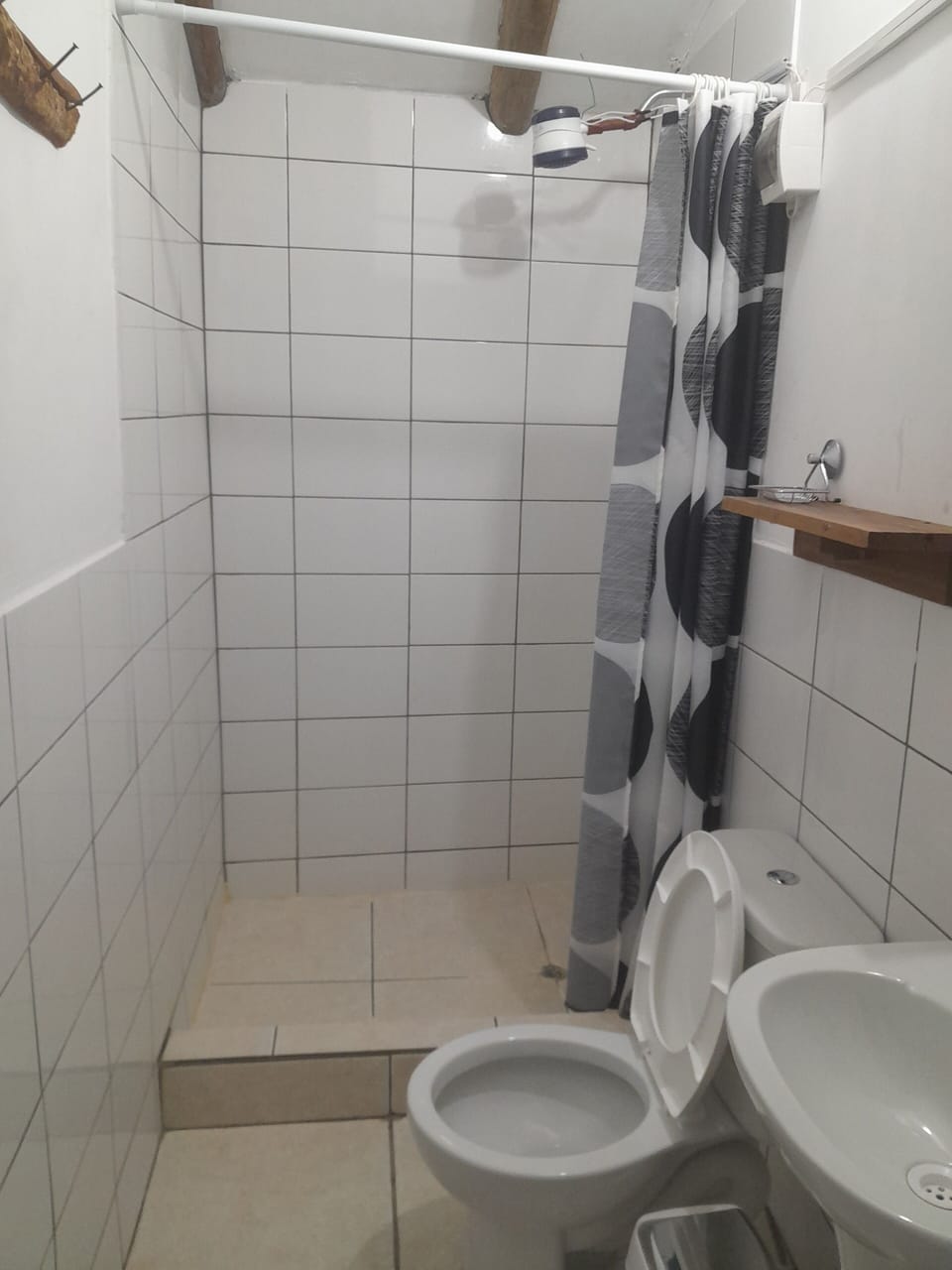 Basic Room | Bathroom