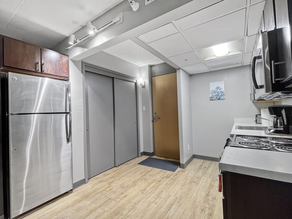 Full size kitchen