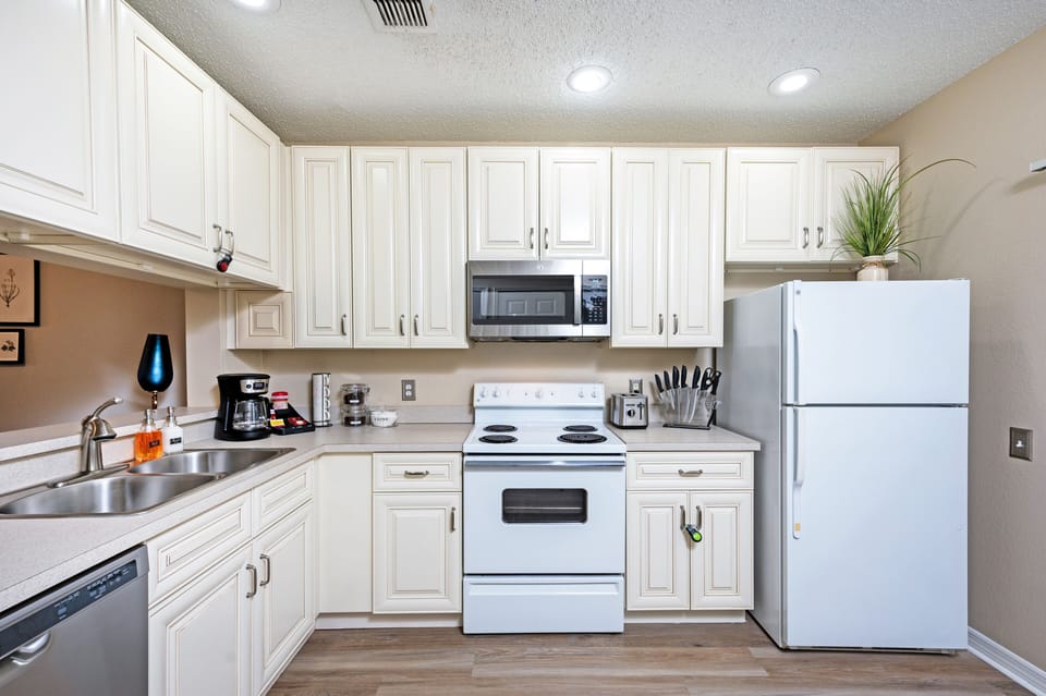 To see video tours on YT, search for our brand online: Furnished Stays Tampa