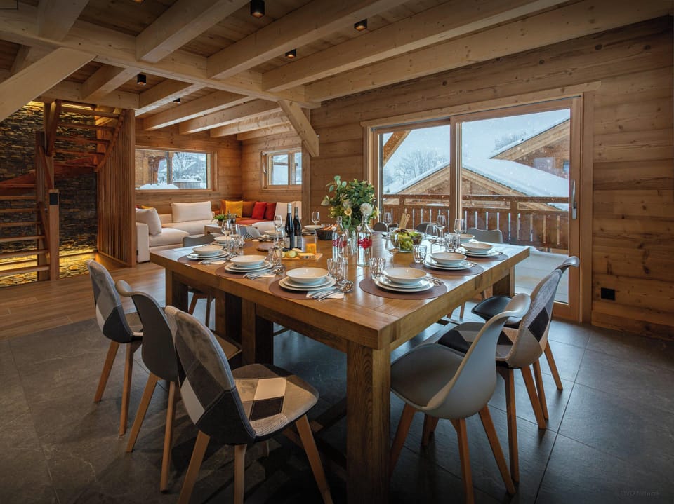 Dining /Lounge