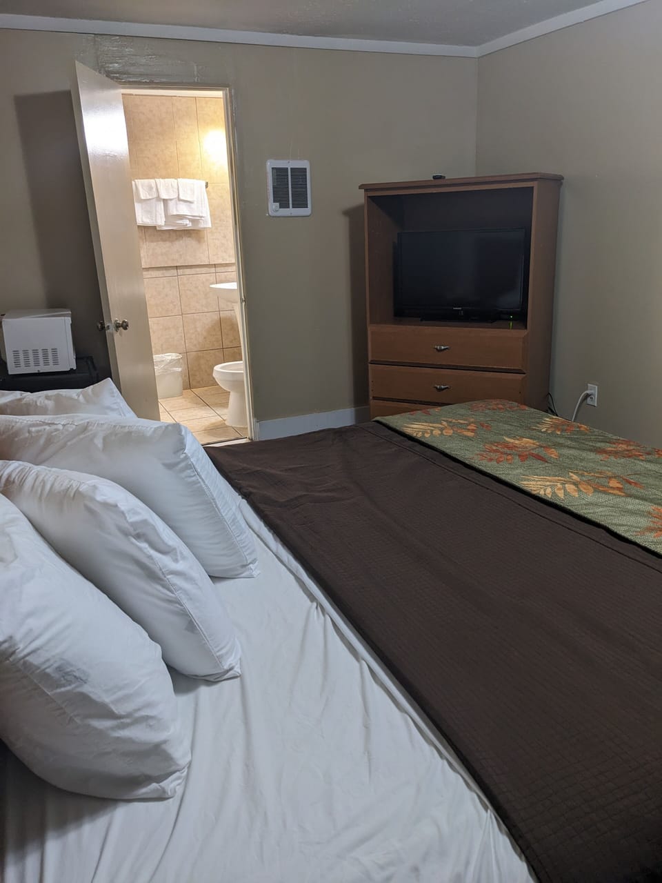 Deluxe Single Room | Bed sheets