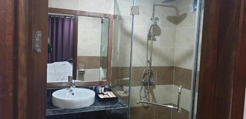 Standard Room | Bathroom