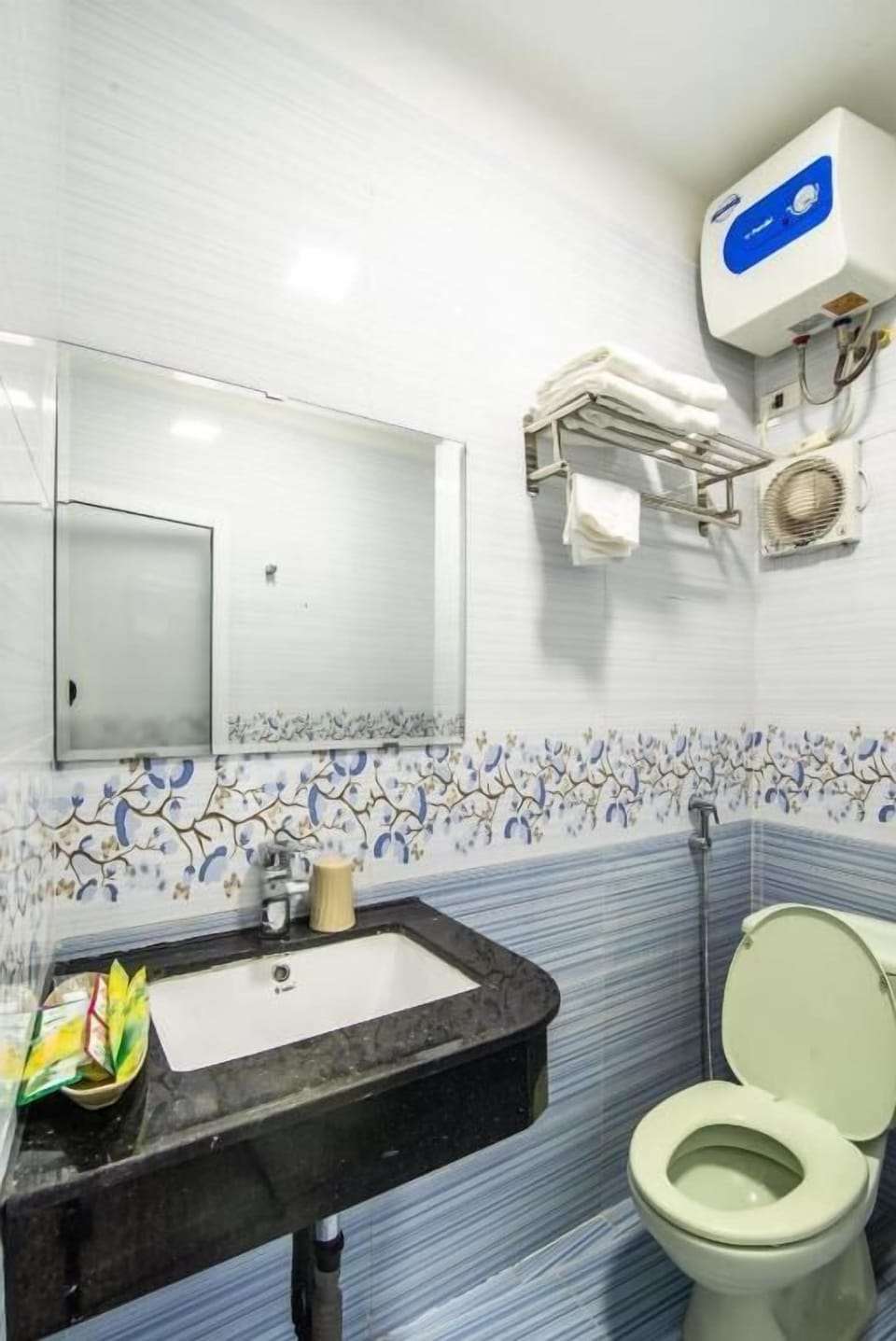 Standard Room | Bathroom