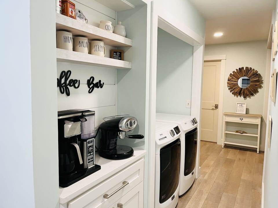 Coffee Bar and laundry 