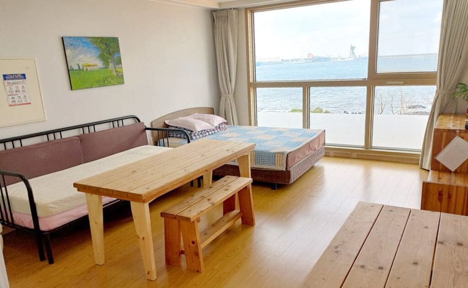 Bada | Individually decorated, blackout drapes, iron/ironing board, free WiFi
