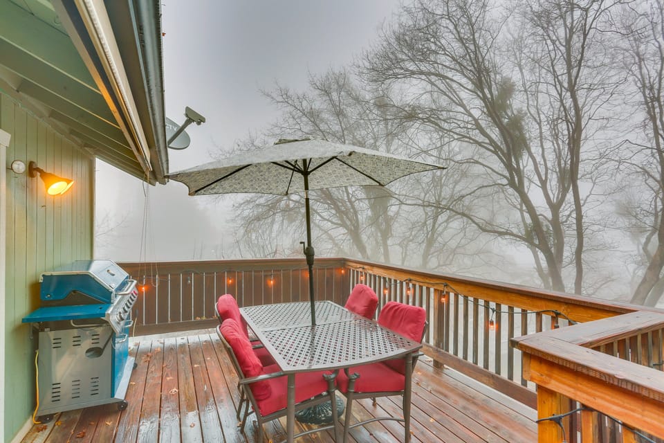 Deck | Gas Grill