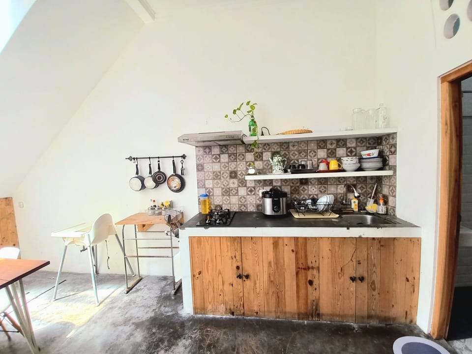 Family House | Private kitchen | Full-size fridge, stovetop, rice cooker, highchair