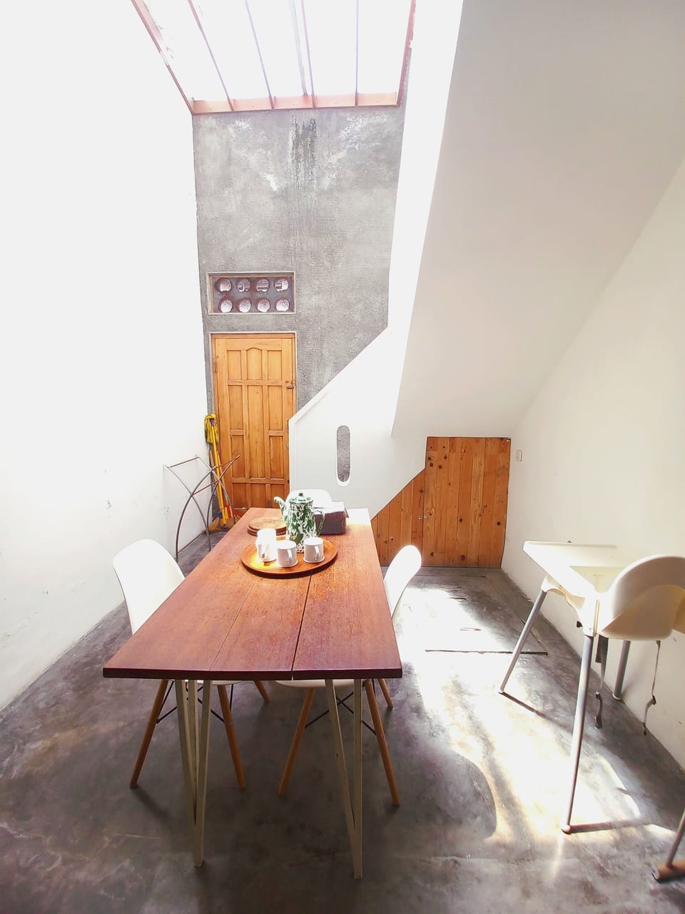 Family House | In-room dining
