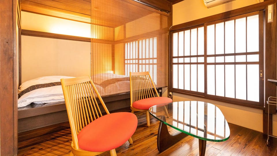 Design Twin Room | Desk, free WiFi