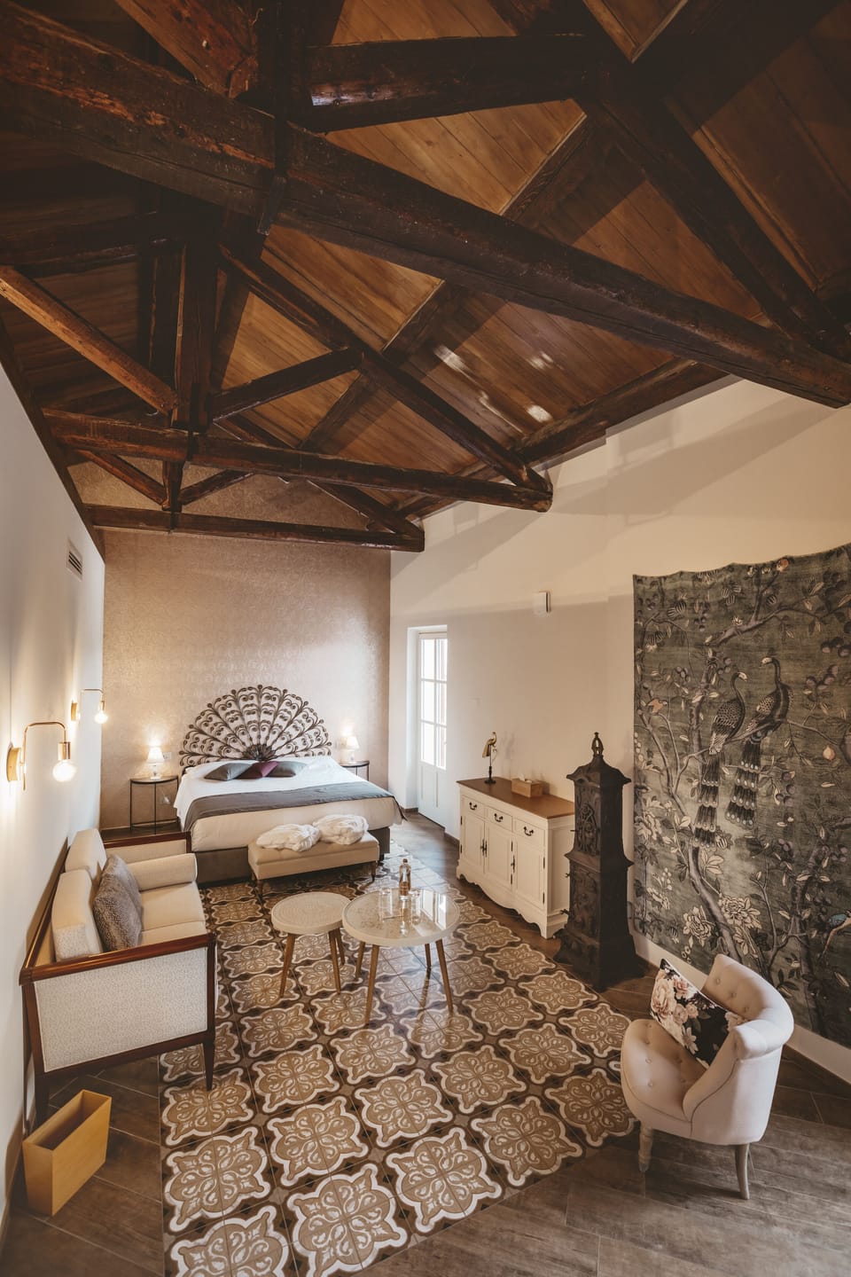 Superior Suite | Hypo-allergenic bedding, in-room safe, individually decorated