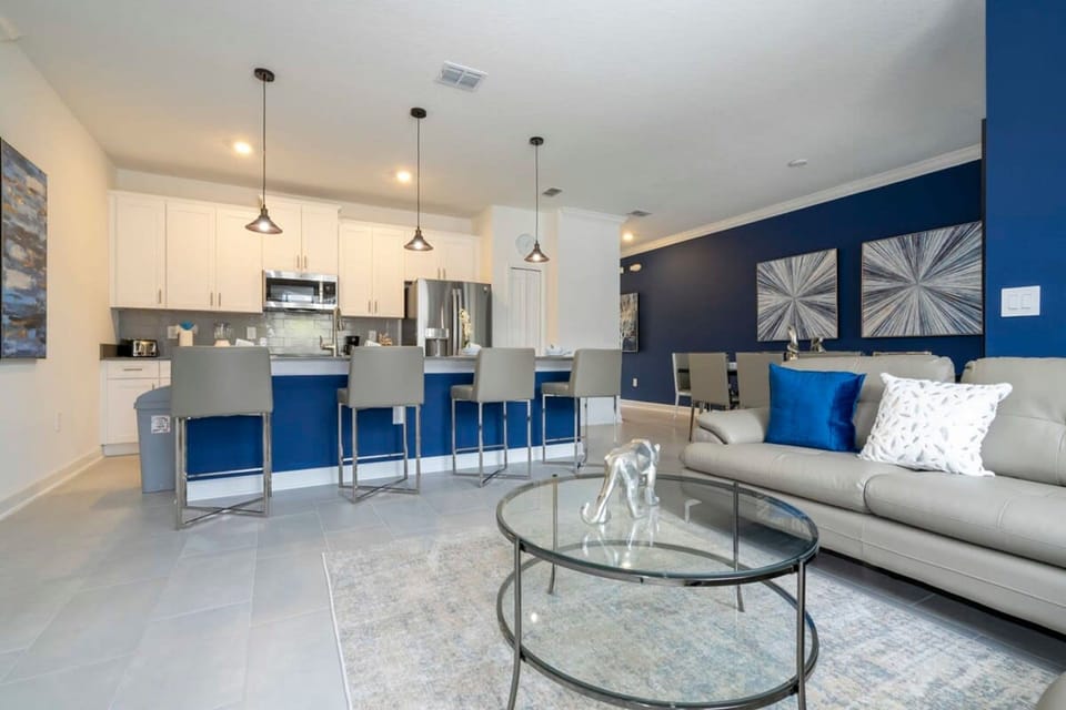 House | 4 bedrooms, desk, iron/ironing board, Internet