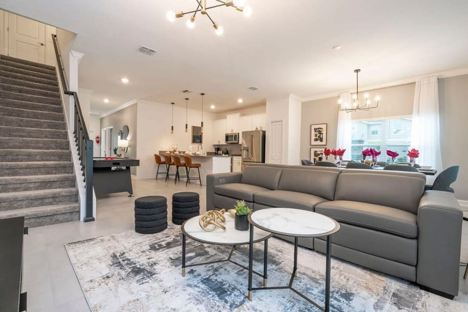House | 5 bedrooms, high-speed internet