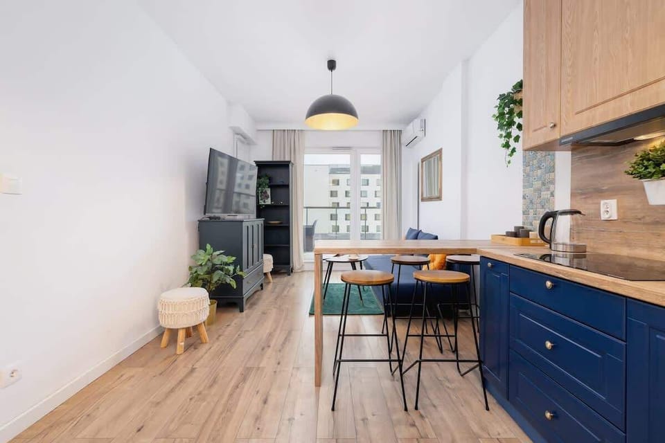 Kitchenette with a dining area