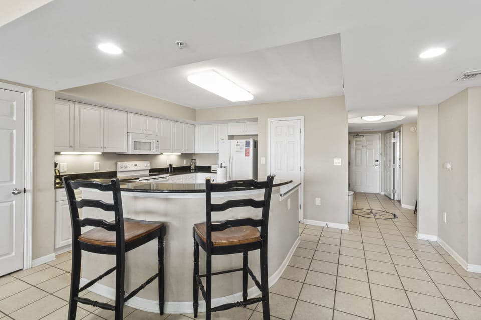 Bar/Kitchen Area