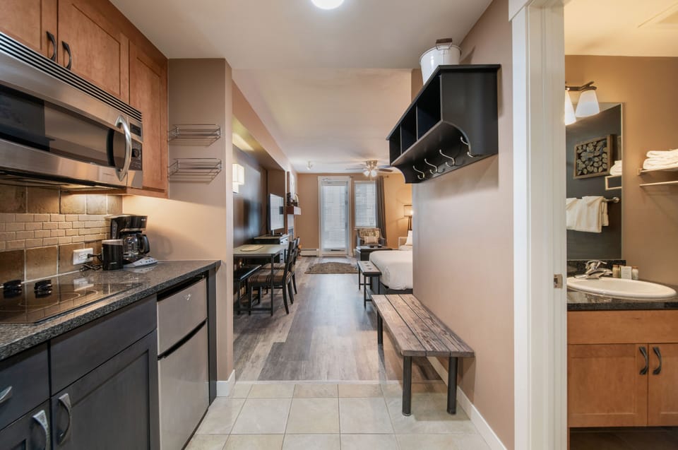 Studio | Private kitchen | Coffee/tea maker, toaster