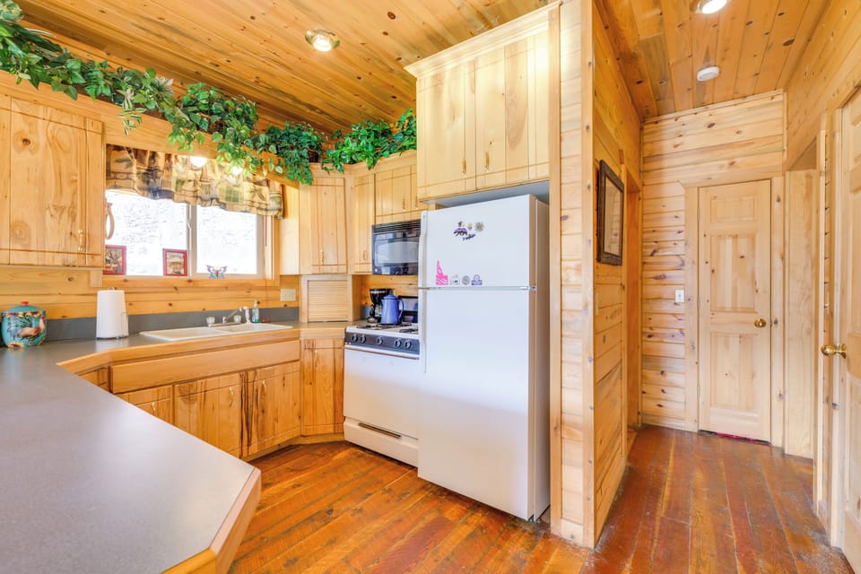 House (2 Bedrooms) | Interior