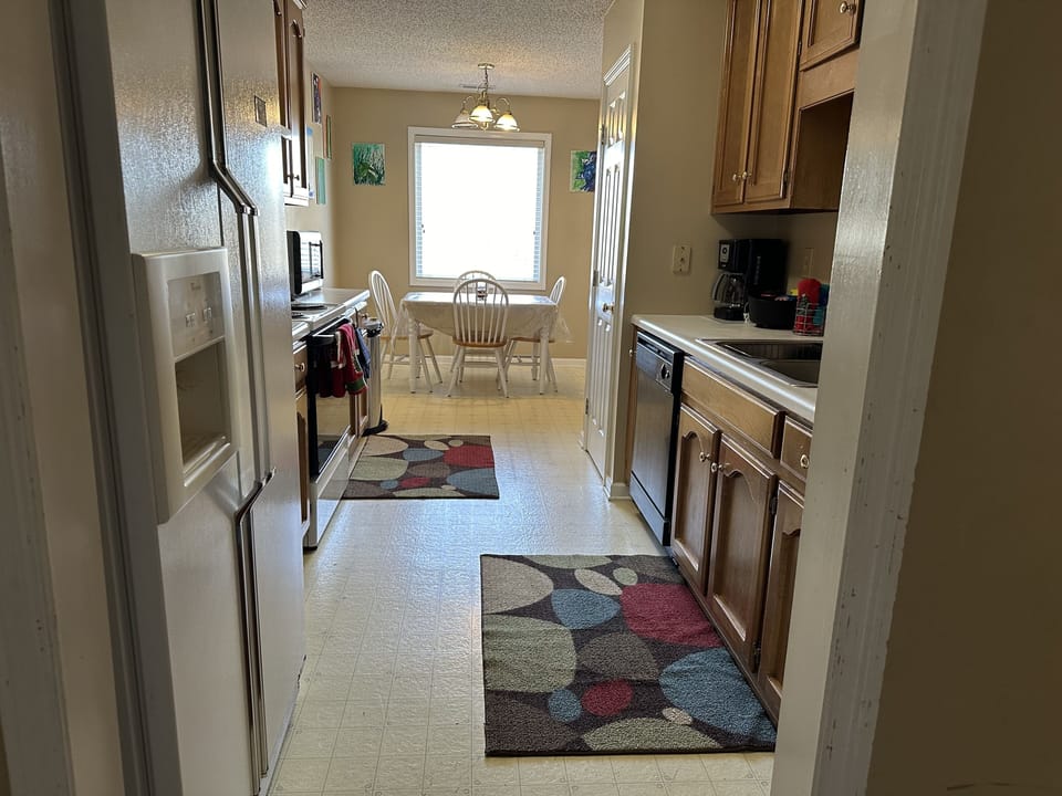 Kitchen with Breakfast Nook, Seats 4 Guests, Fully Furnished