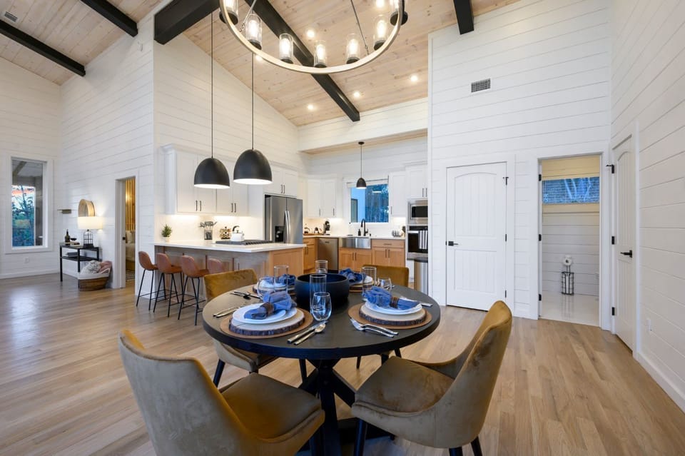 Rustic Haven - Dining Room 3 (1)