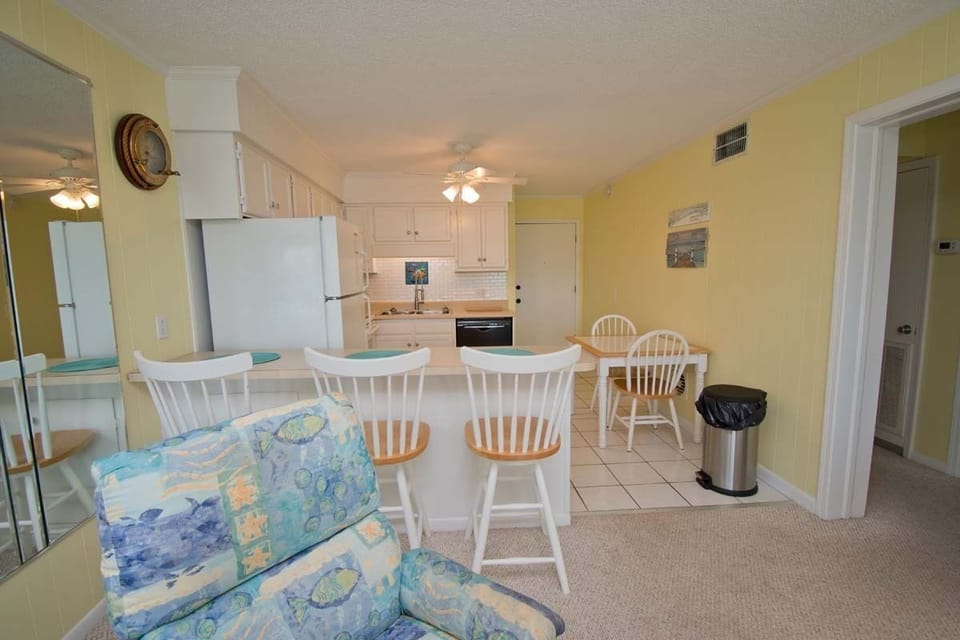 Kitchen / Dining