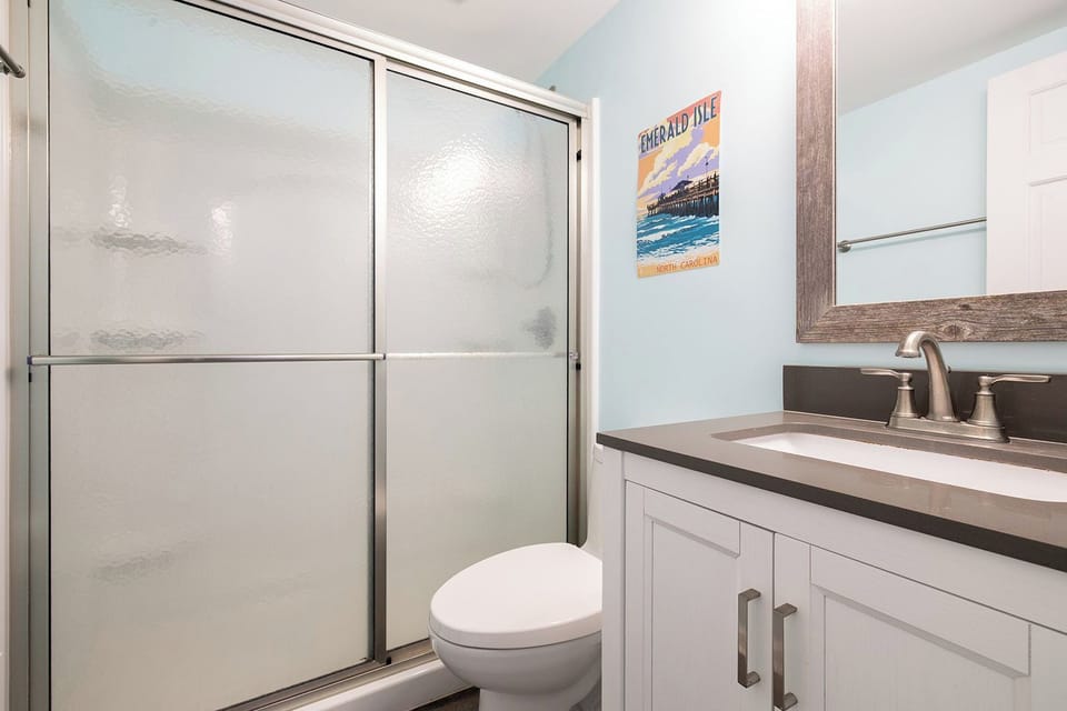 Shared Bath (Ground Floor)