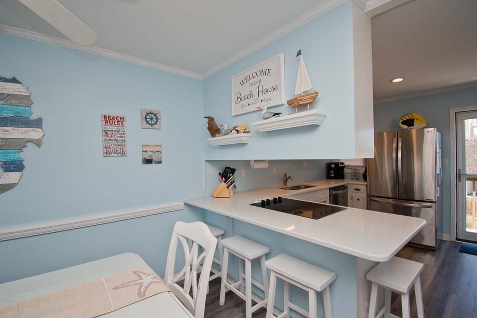 Level 1 Kitchen