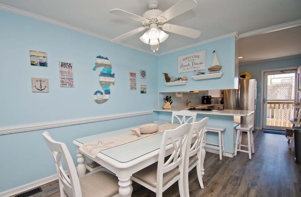 Level 1 Dining / Kitchen