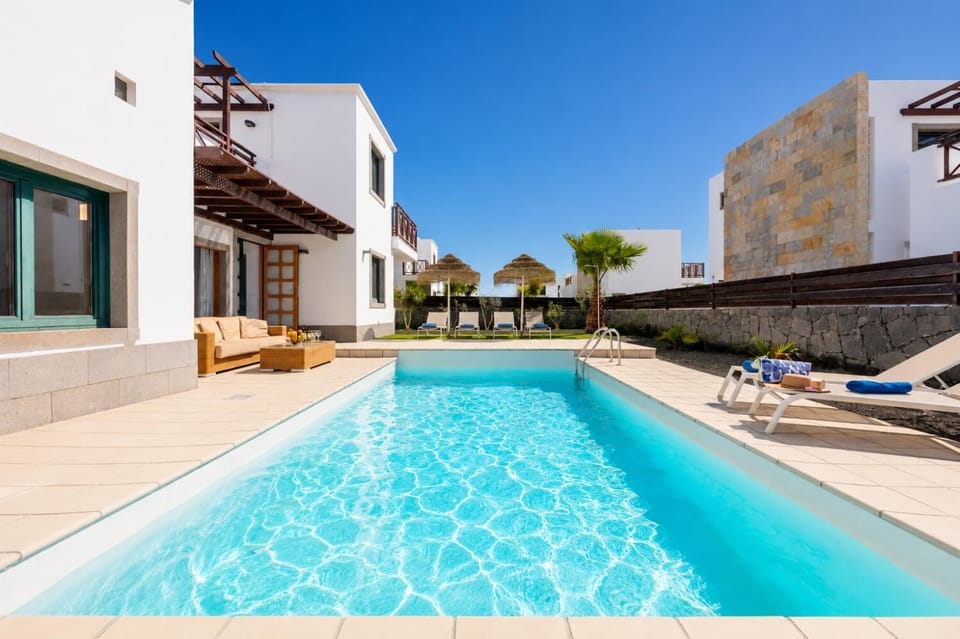 Private pool and terrace