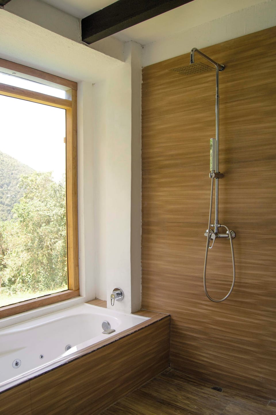 Comfort Triple Room, Balcony, Mountain View | Bathroom | Separate tub and shower, towels, soap, shampoo