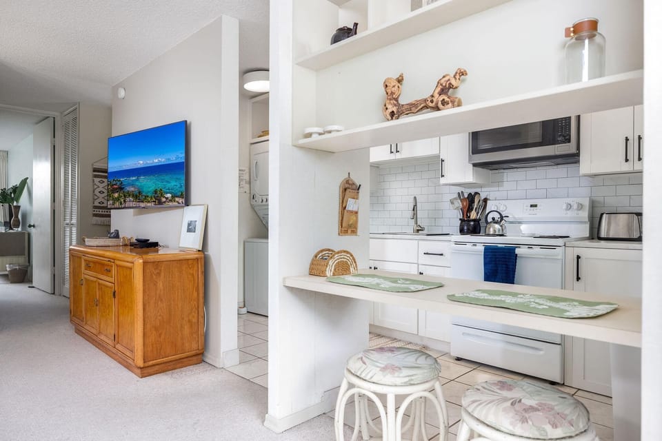 Condo, 1 King Bed with Sofa bed (Kona Makai 1-103) | Private kitchen | Oven, toaster, paper towels