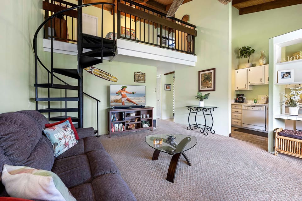 Condo, 1 King Bed with Sofa bed (Kona Makai #2-303: Beautiful Top Floo) | Living area