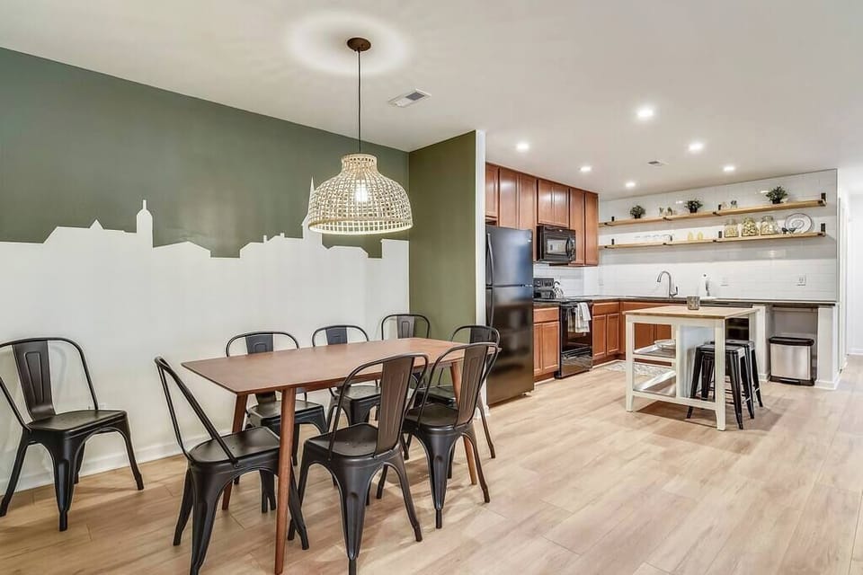 Dining/Kitchen