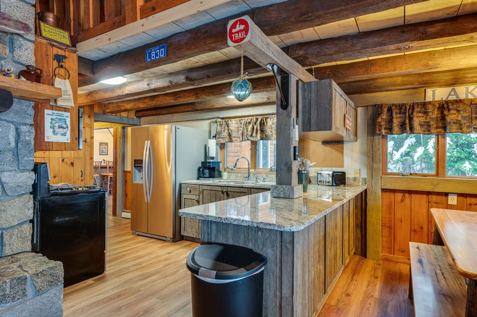 Kitchen | 1st Floor | Trash Bags & Paper Towels