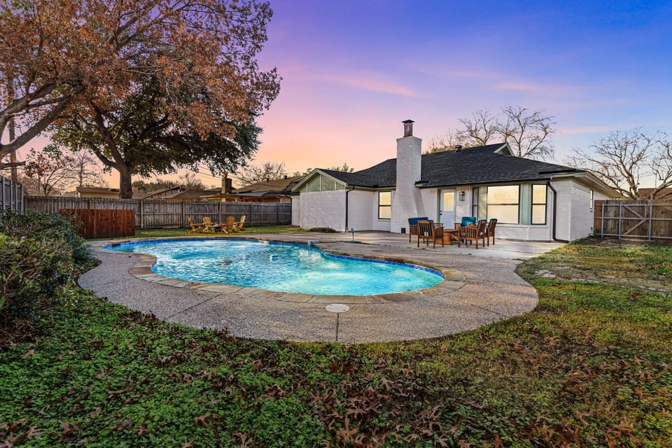 Relax by your private pool – the perfect spot to soak up the Texas sun