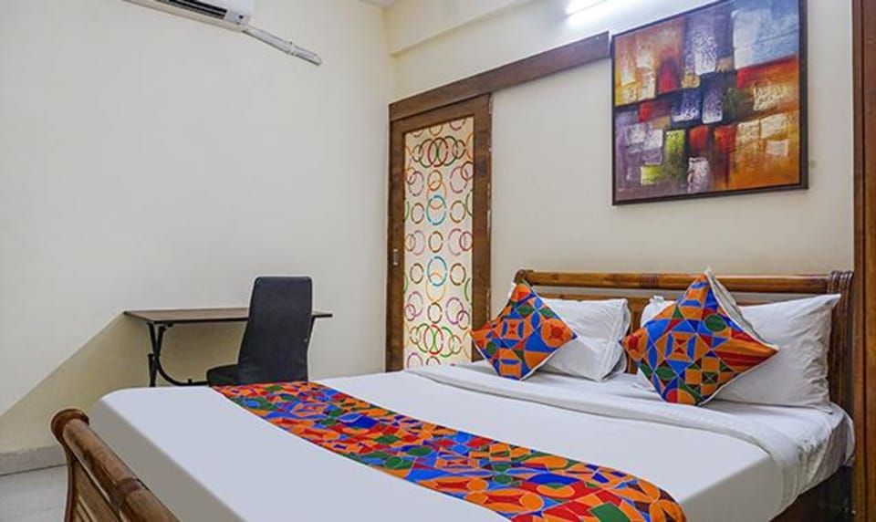 Egyptian cotton sheets, premium bedding, in-room safe, free WiFi