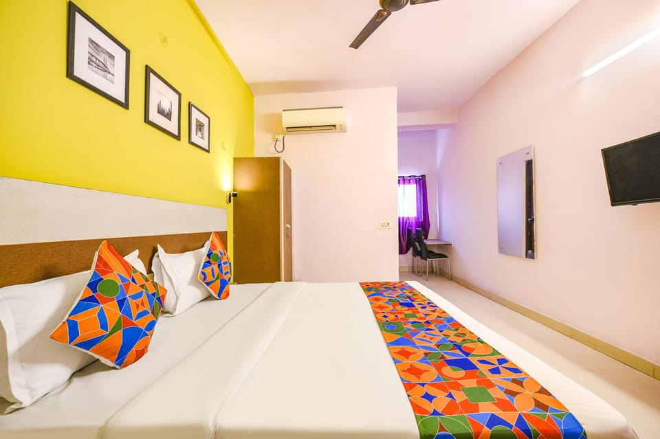 Egyptian cotton sheets, premium bedding, in-room safe, free WiFi