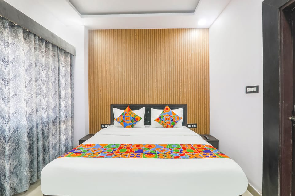 Premium Room | Egyptian cotton sheets, premium bedding, in-room safe, WiFi (free)